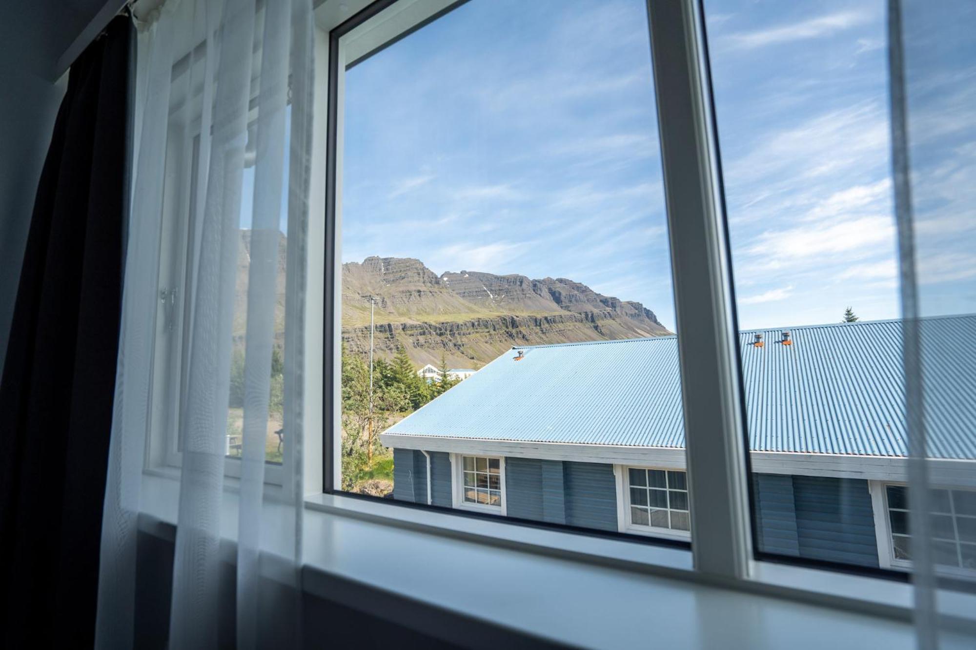 Hotel Breiddalsvik Bagian luar foto