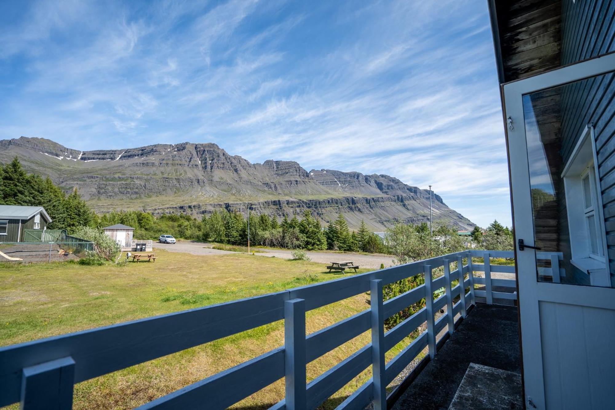 Hotel Breiddalsvik Bagian luar foto