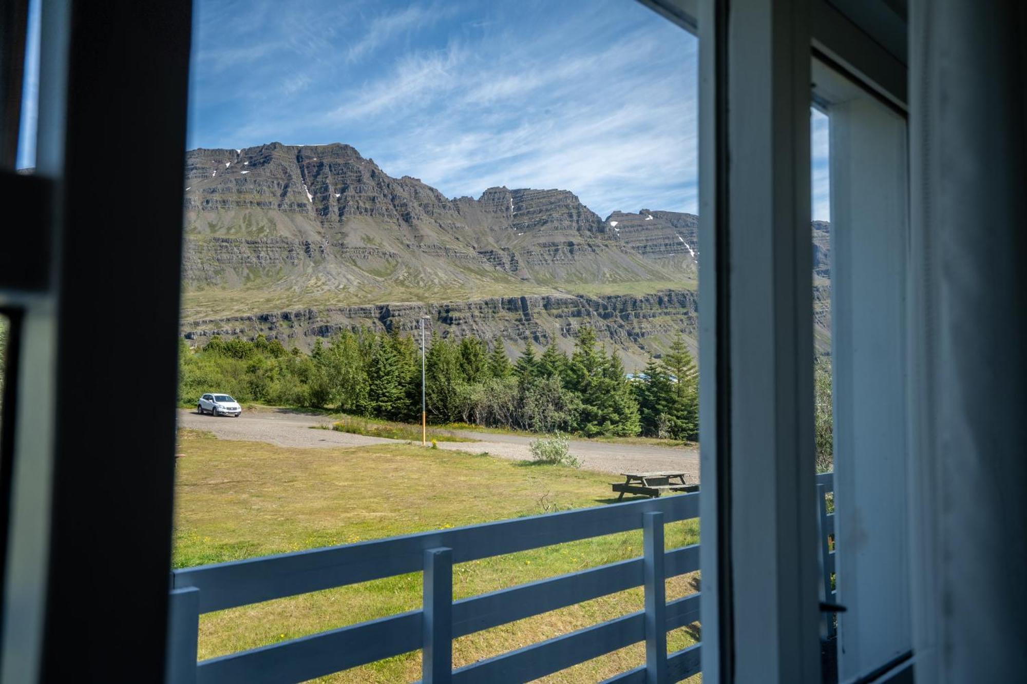 Hotel Breiddalsvik Bagian luar foto