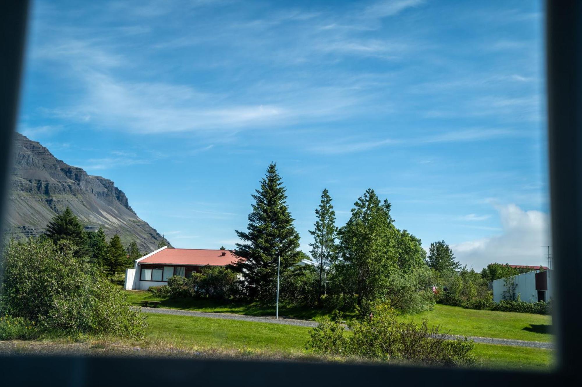 Hotel Breiddalsvik Bagian luar foto